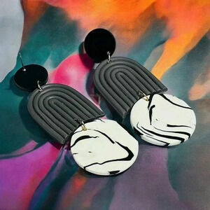 🆕️Handcrafted Boho Chic Clay & Resin Earrings | Unique Statement Design ❤️⚫️✨